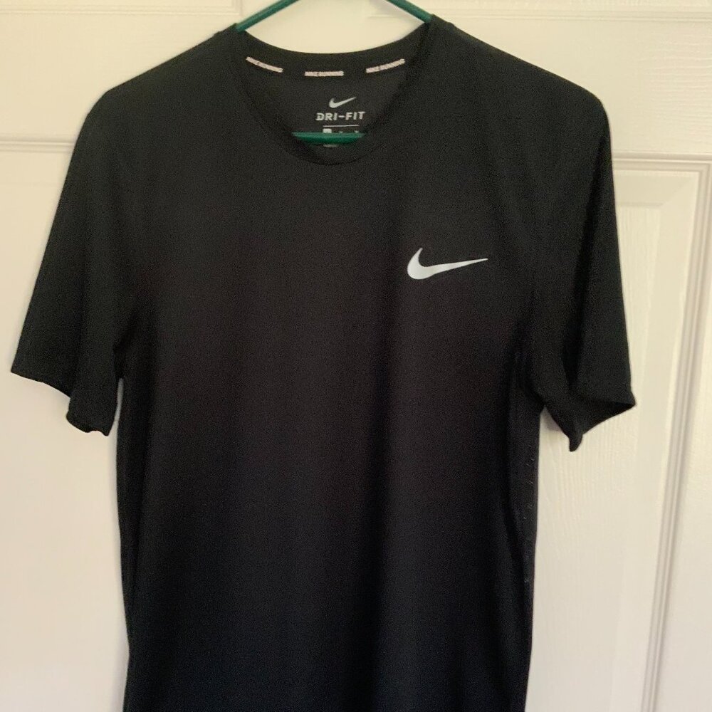 NIKE Dri-Fit S/S Shirt